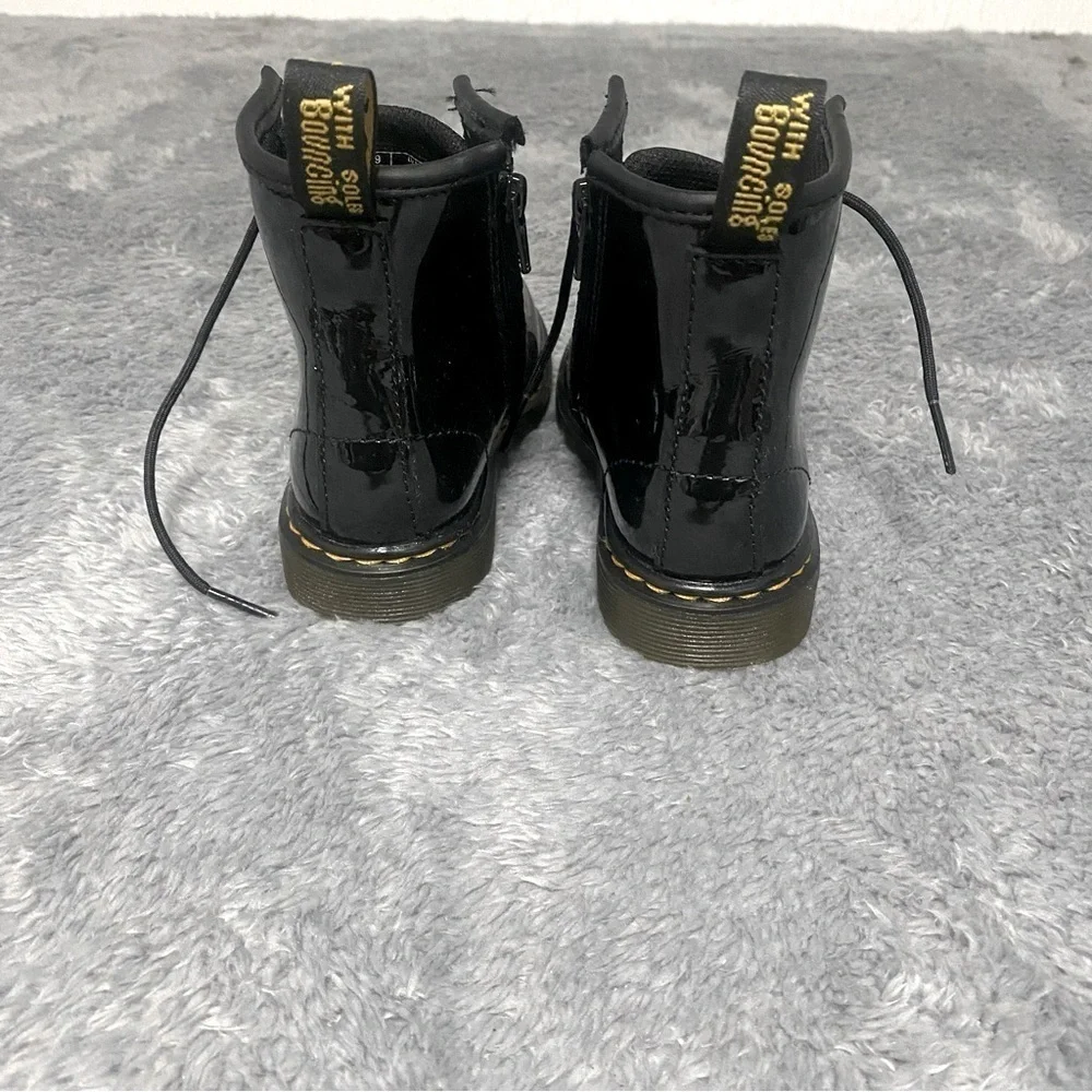 DR MARTENS Air Wair 1460 Kids Size 9 Black Patent Lamper Lace Up Ankle Boots NWB